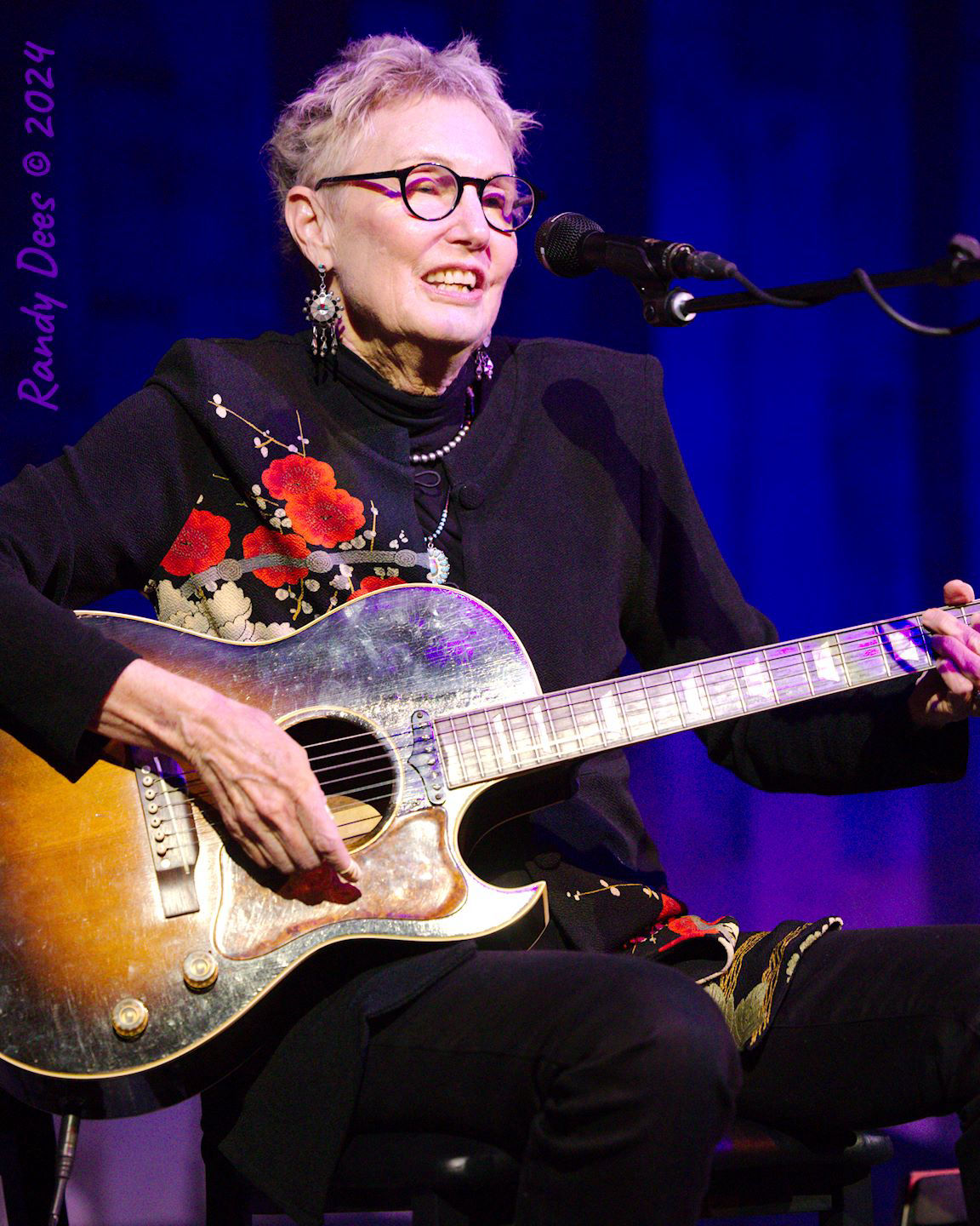 Eliza Gilkyson at the 04 Center